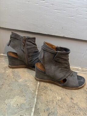 Open-Toe Gray Wedge Bootie with Side Zip
